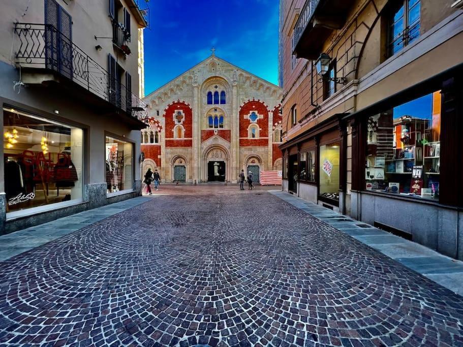 شقة Prestigioso Attico A Passo Duomo By Revenue House كاسال مونفيراتو المظهر الخارجي الصورة