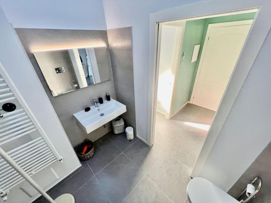 شقة Prestigioso Attico A Passo Duomo By Revenue House كاسال مونفيراتو المظهر الخارجي الصورة